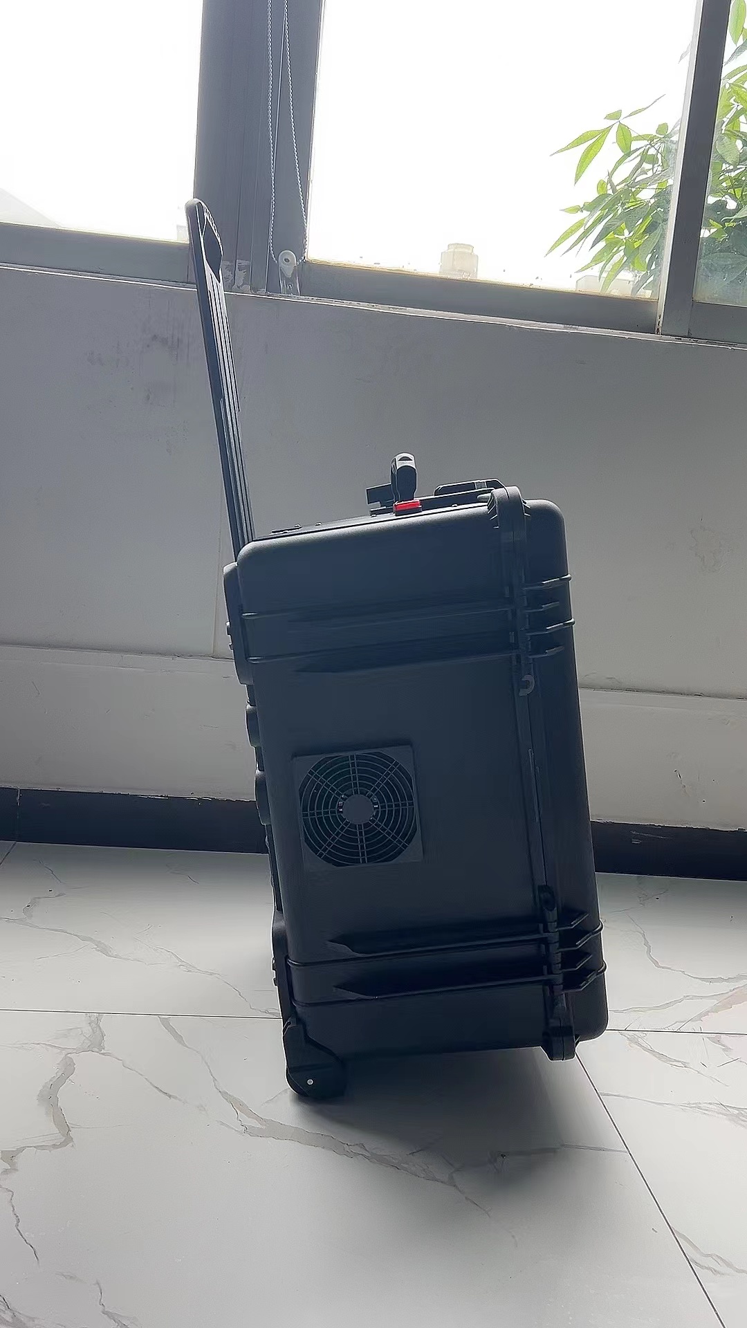 灵寿手拉箱型移动通信干扰器